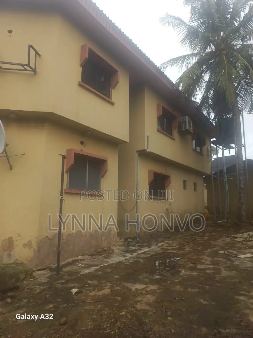 10bdrm Duplex in Olowogbo Estate, Agric for sale in Agric