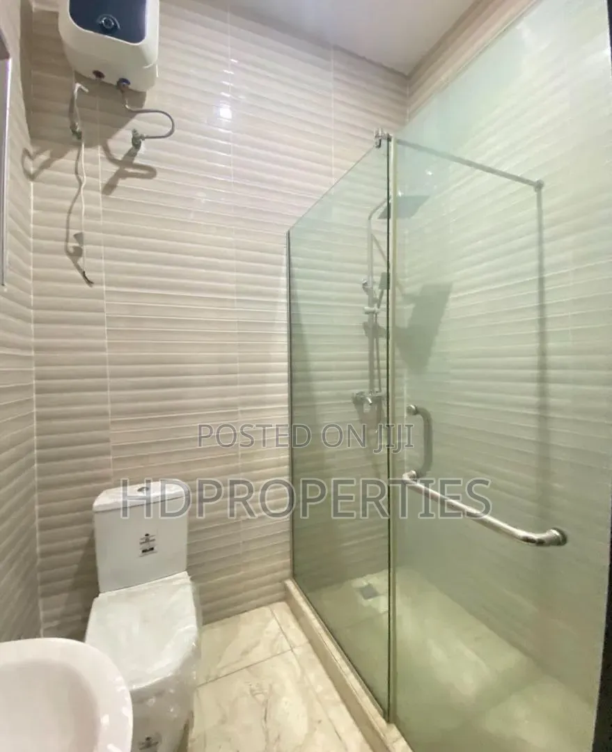 1bdrm Shared Apartment in Royal Pine, Lagos Island / Lagos Island in Lagos Island / Lagos Island