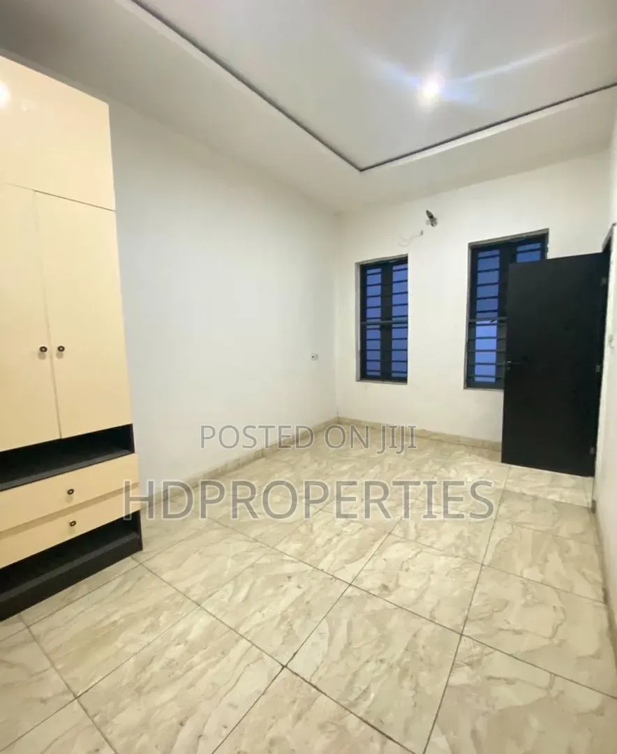 1bdrm Shared Apartment in Royal Pine, Lagos Island / Lagos Island in Lagos Island / Lagos Island