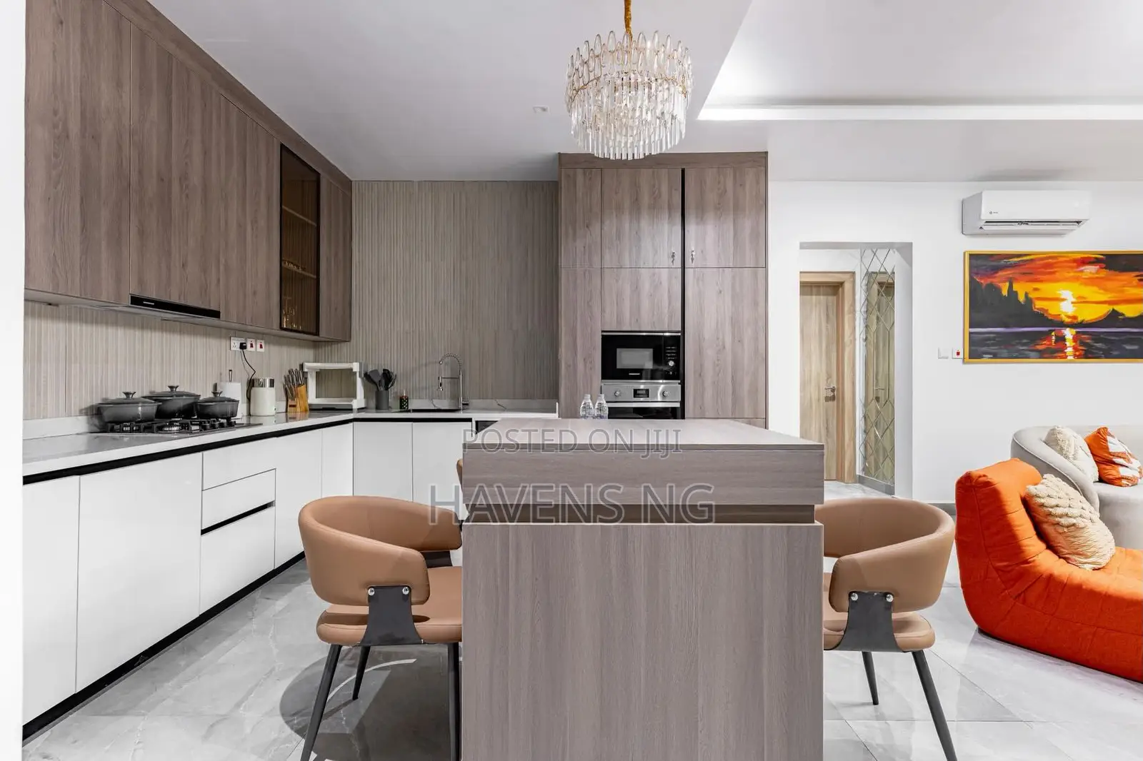 Spacious 1-Bedroom Apartment With Pool, Gym & City View in Lekki Phase 1