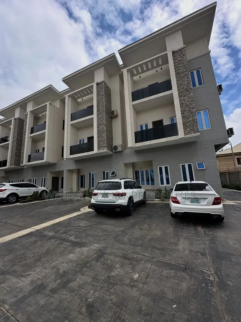 5bdrm Duplex in Utako for sale in Utako