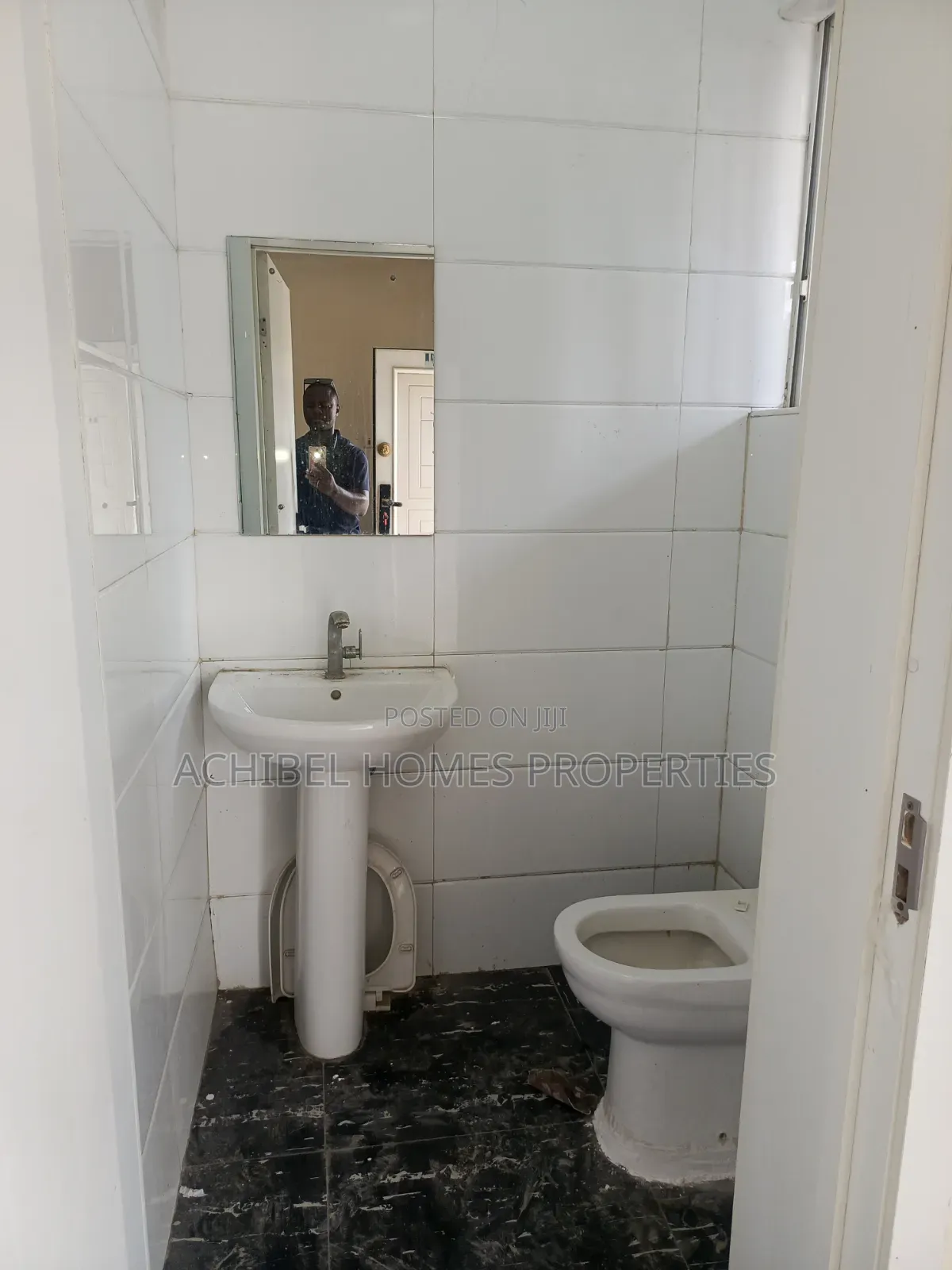 4bdrm Duplex in Near Abraham, Lekki Phase 2 for rent in Lekki Phase 2