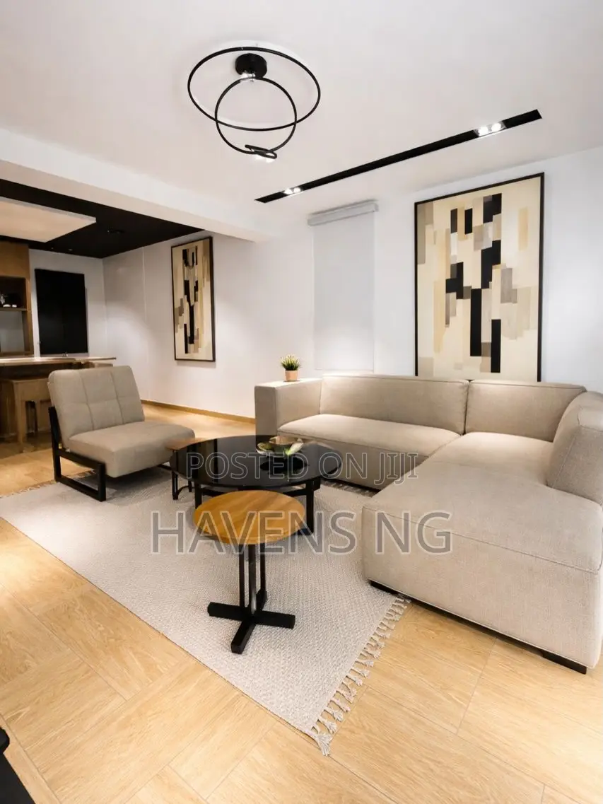 Executive 1 Bedroom Apartment With Bathtub & Rooftop Access in Akoka