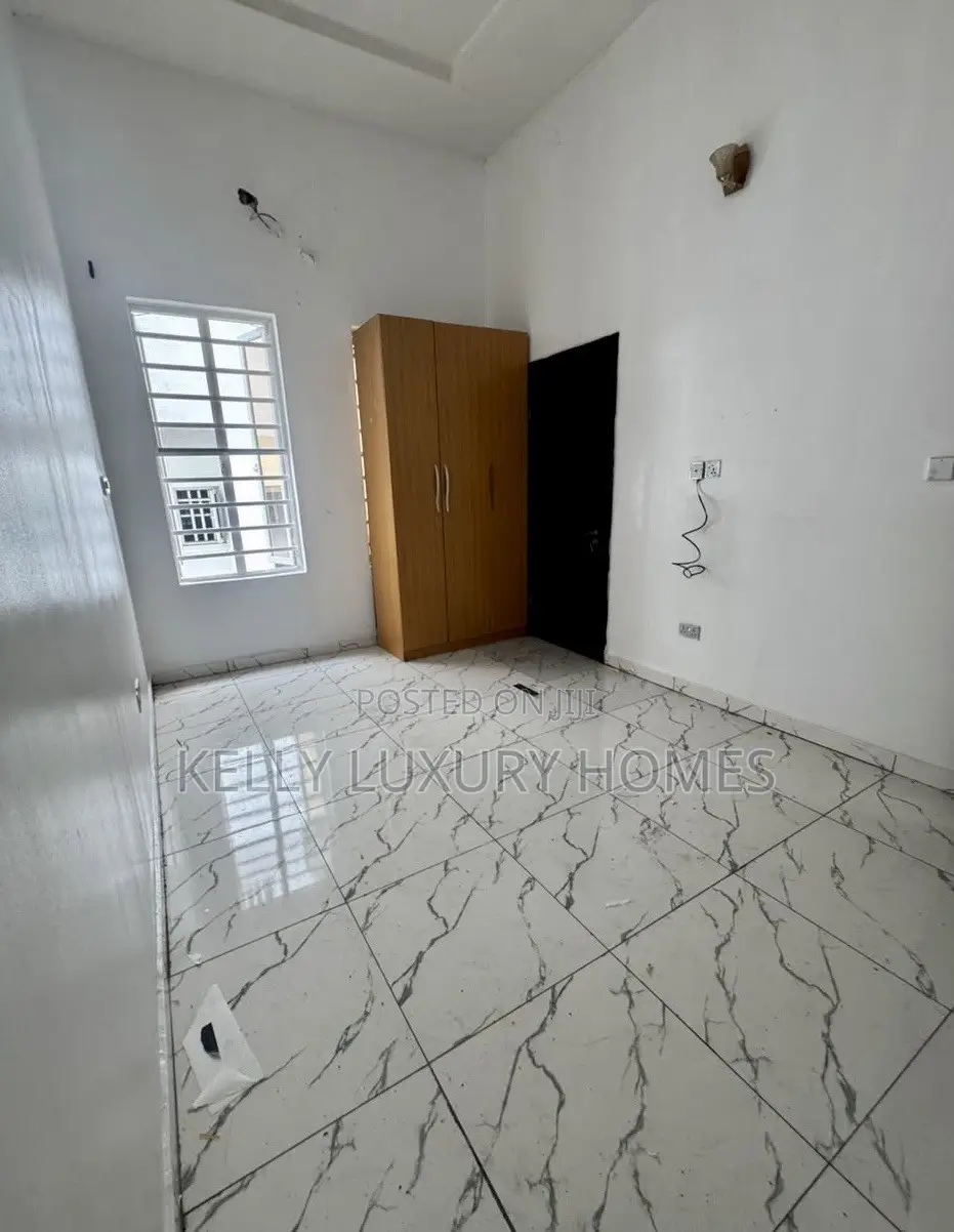 1bdrm Shared Apartment in Royal Pine Estate, Lekki Expressway for rent in Lekki Expressway