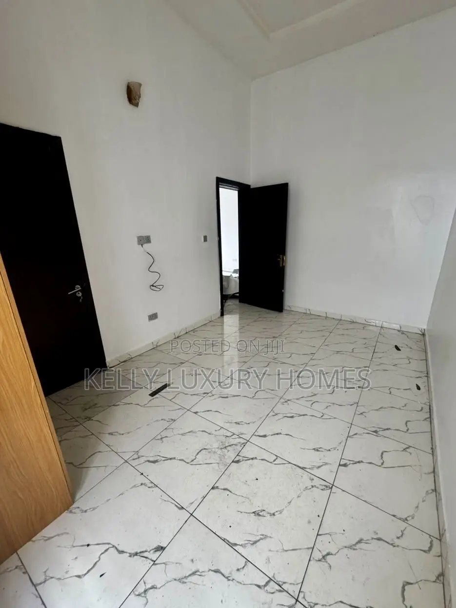1bdrm Shared Apartment in Royal Pine Estate, Lekki Expressway for rent in Lekki Expressway