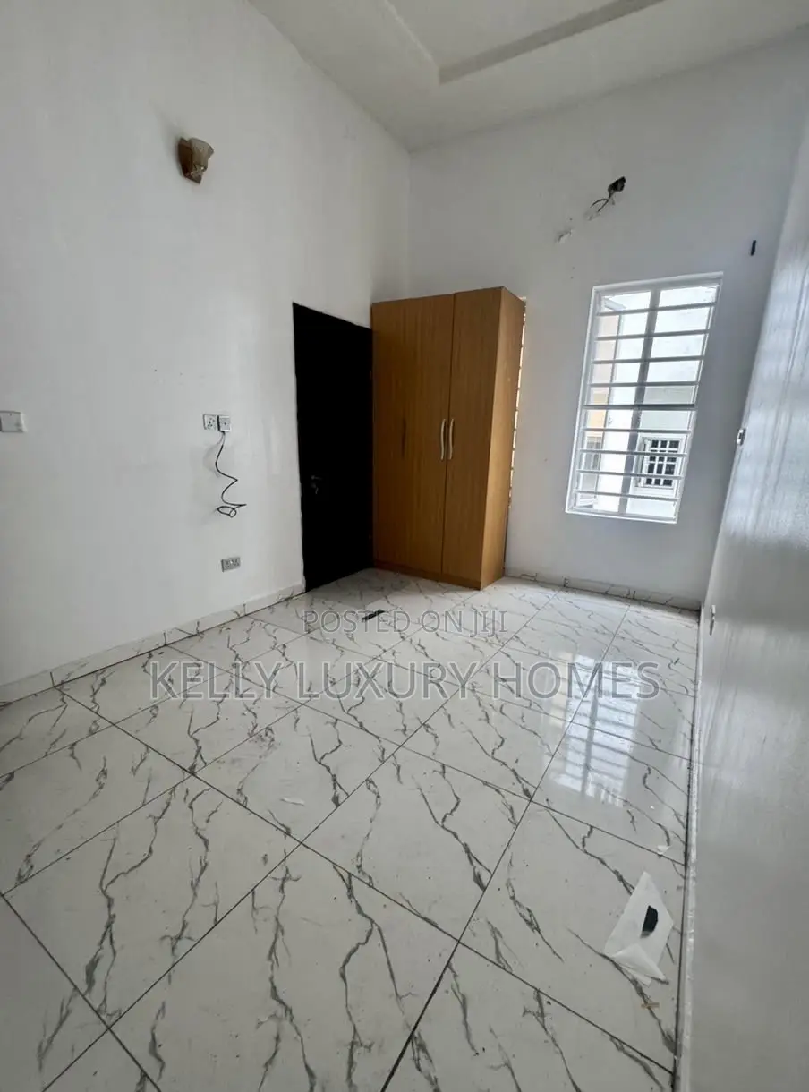 1bdrm Shared Apartment in Royal Pine Estate, Lekki Expressway for rent in Lekki Expressway