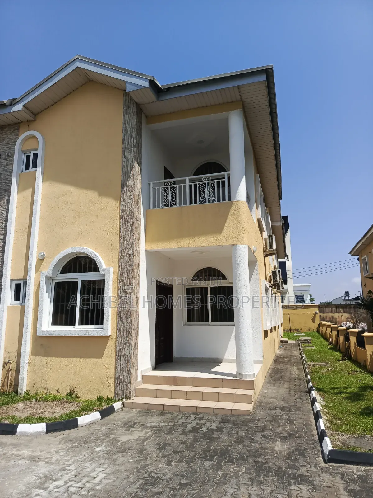 4bdrm Duplex in Abraham Adesanya, Lekki Phase 2 for rent in Lekki Phase 2