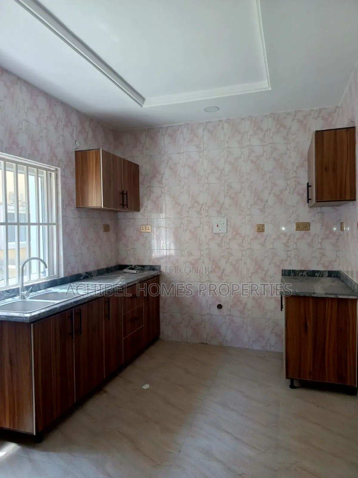 4bdrm Duplex in Abraham Adesanya, Lekki Phase 2 for rent in Lekki Phase 2