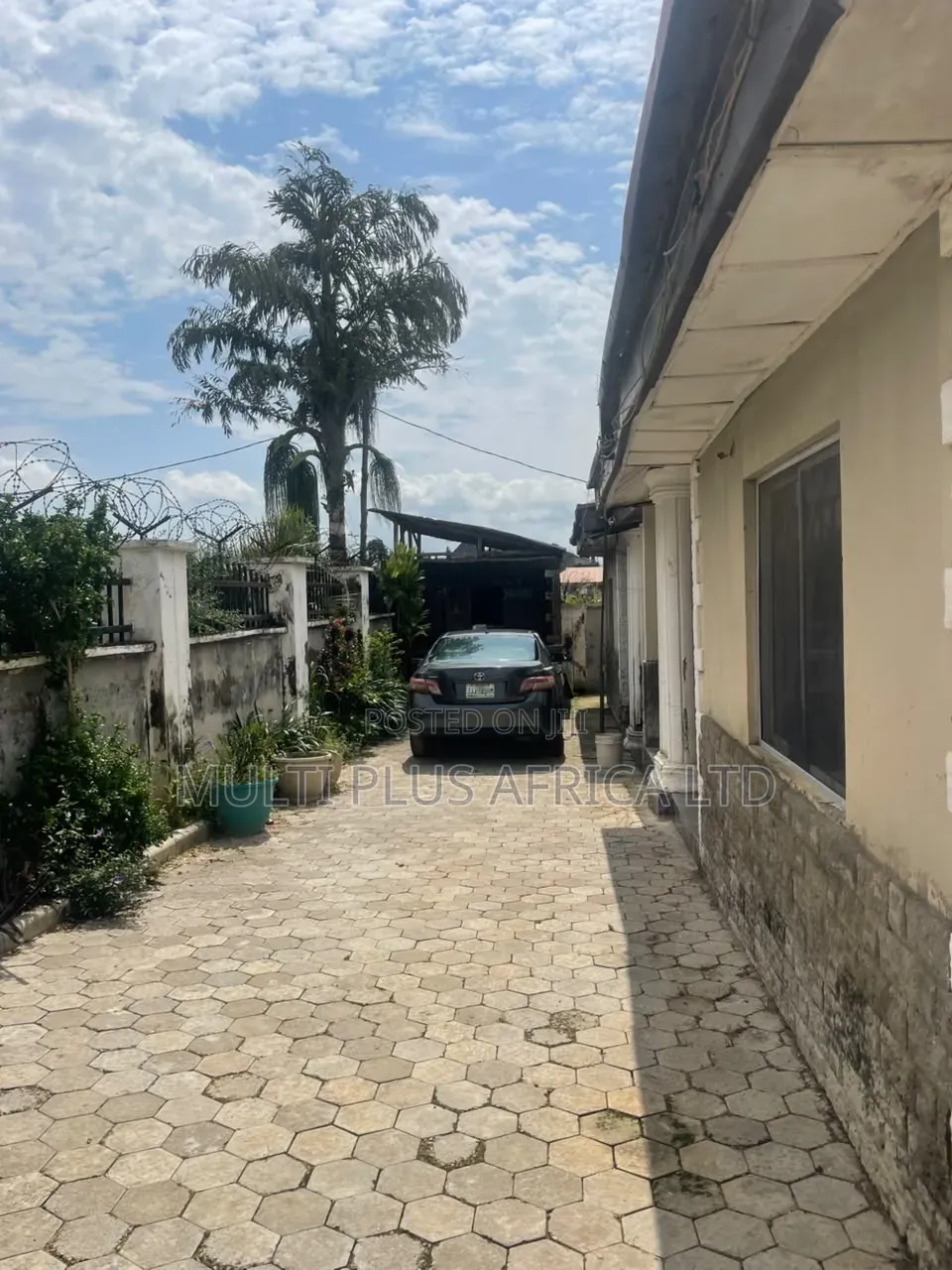 4bdrm Bungalow in 1000 Unit Housing for sale in Kuje