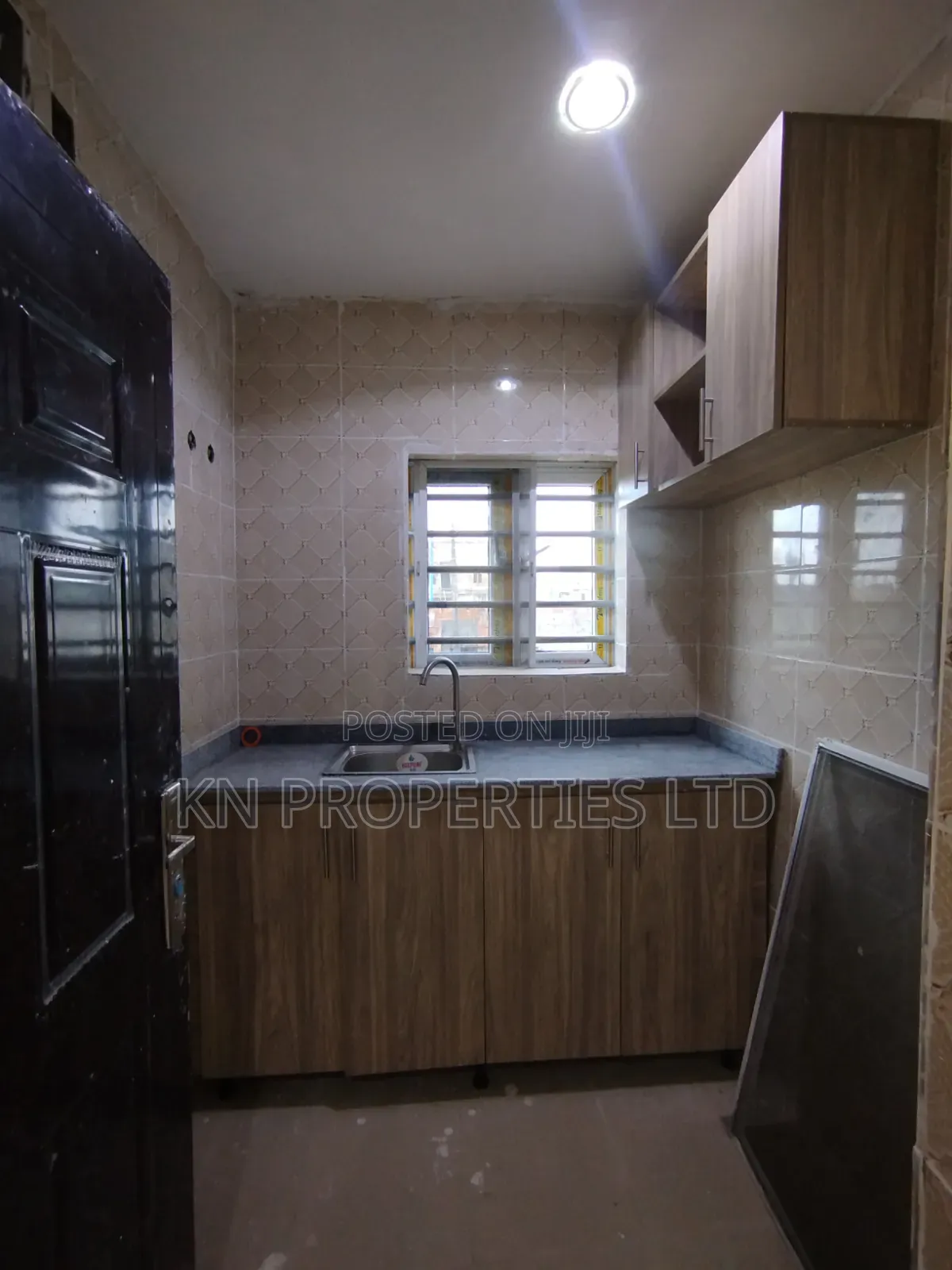 1bdrm Room & Parlour in Airport Road, Sabon Lugbe for rent in Sabon Lugbe