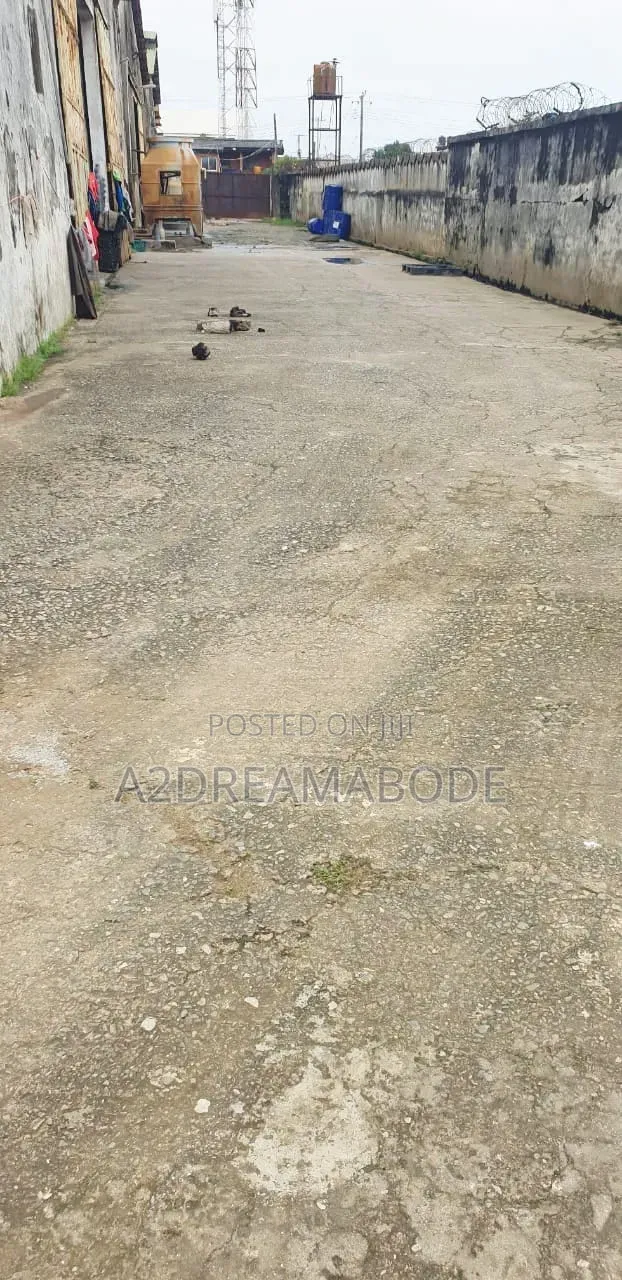 Exclusive Warehouse in Apapa Road
