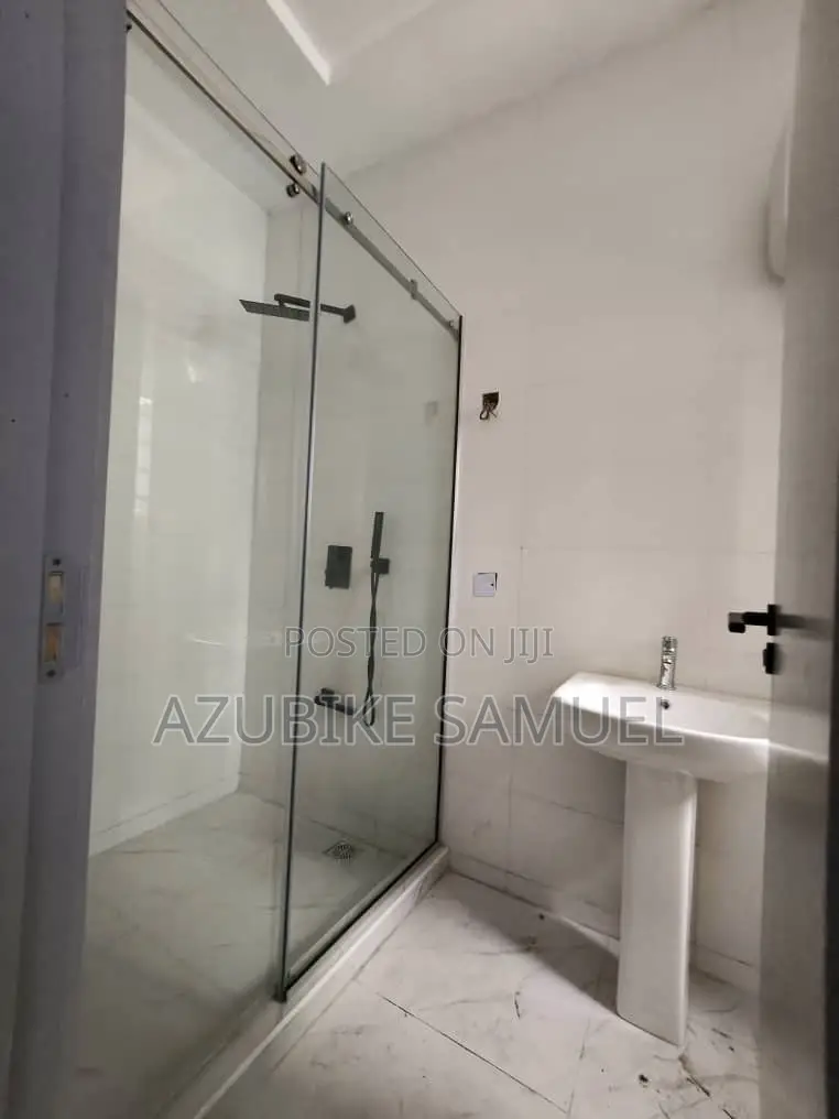 3bdrm Block of Flats in Lekki Phase 1, Lagos for rent in Lekki Phase 1