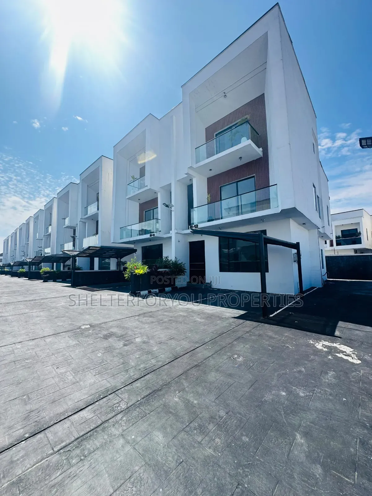 4bdrm Duplex in Lekki Expressway for sale in Lekki Expressway