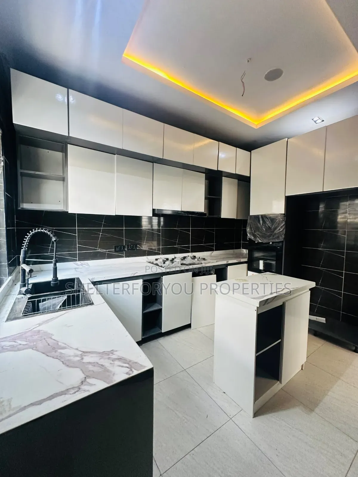 4bdrm Duplex in Lekki Expressway for sale in Lekki Expressway