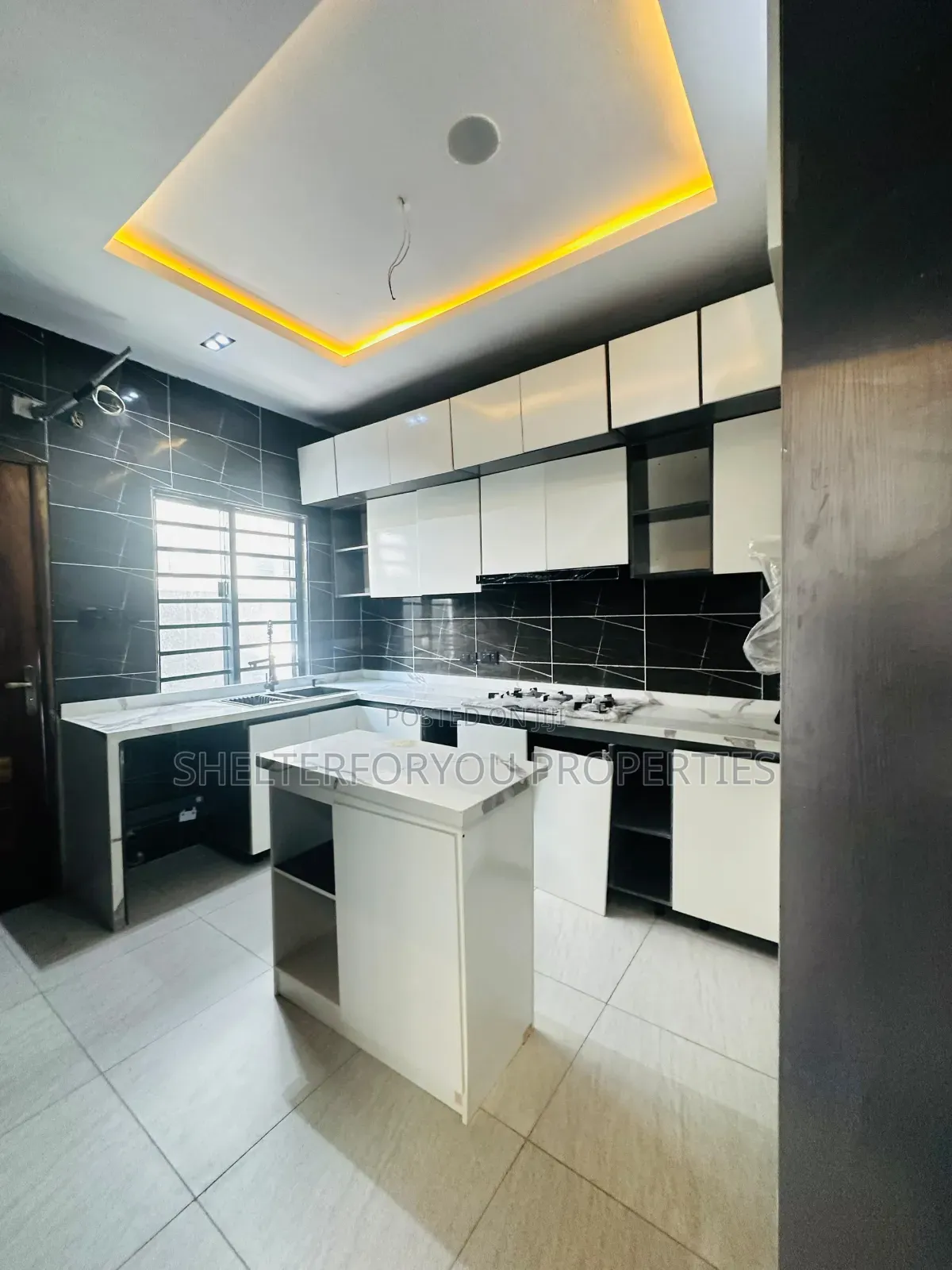 4bdrm Duplex in Lekki Expressway for sale in Lekki Expressway