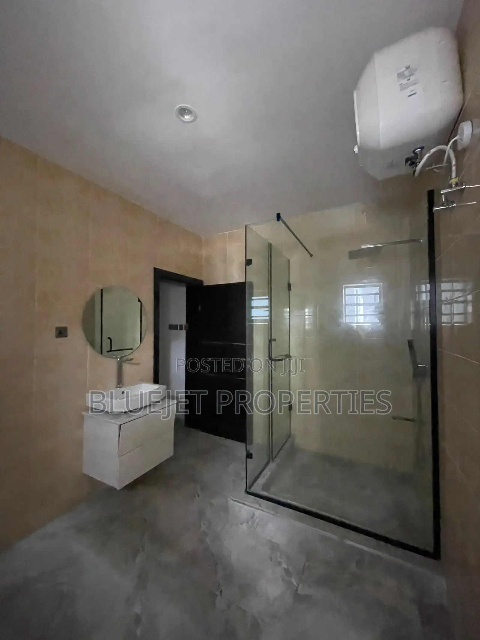 5bdrm Duplex in Lafiaji for sale in Lafiaji