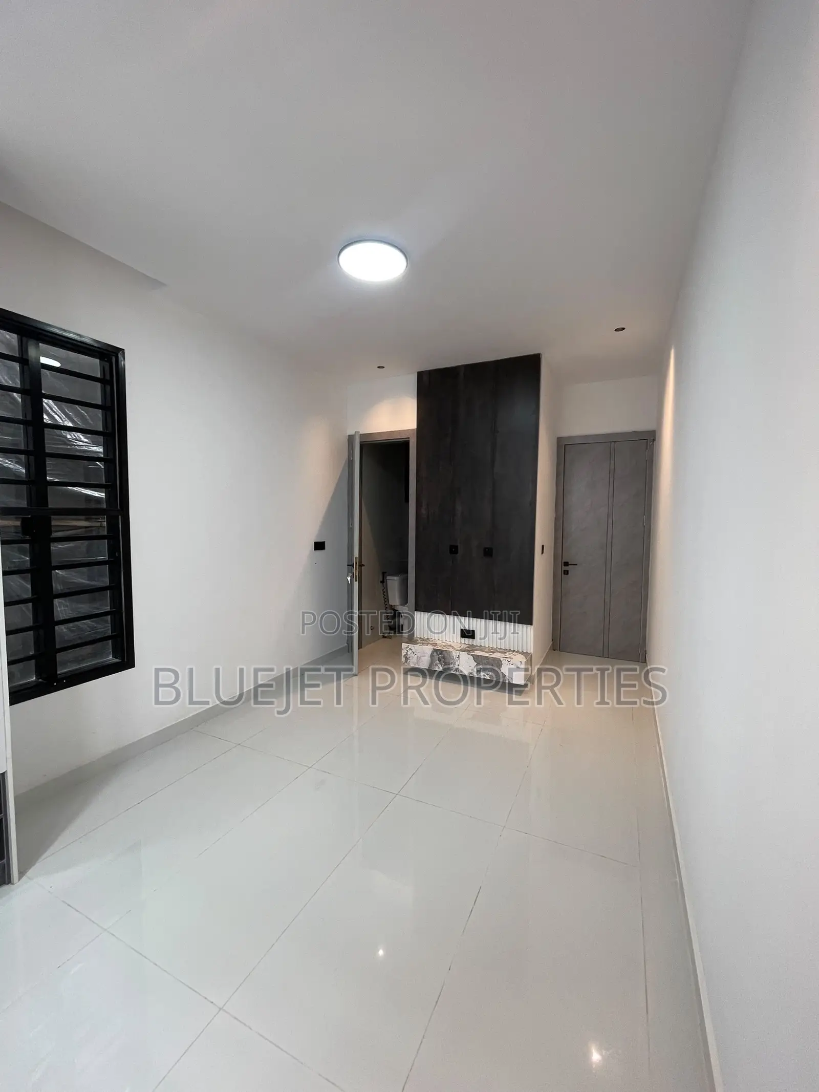 5bdrm Duplex in Ikota for sale in Ikota