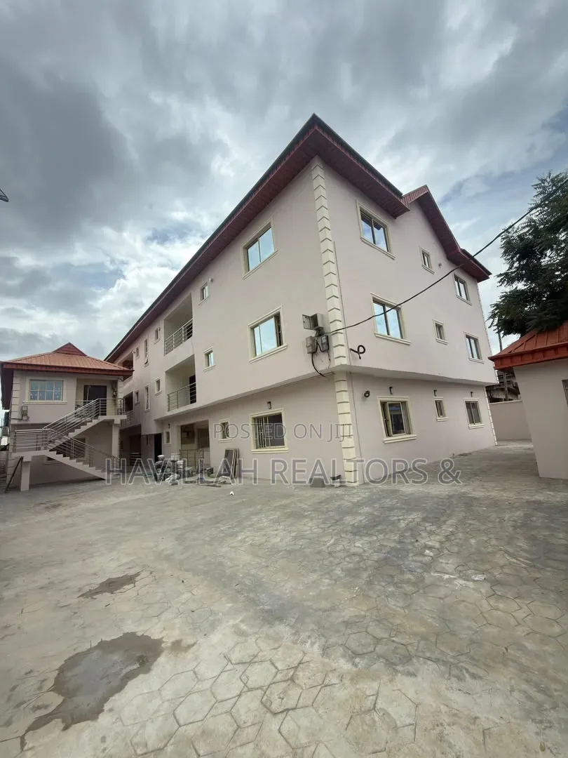 3bdrm Apartment in Ogba GRA for sale in Ogba GRA