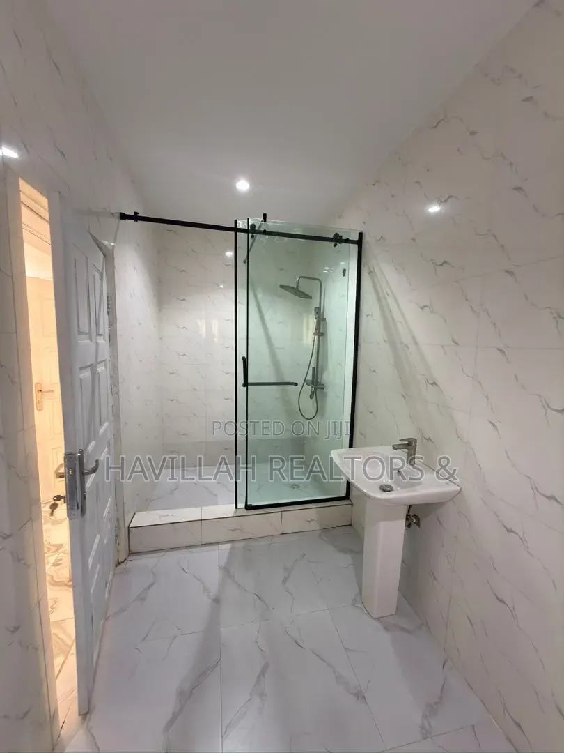 3bdrm Apartment in Ogba GRA for sale in Ogba GRA