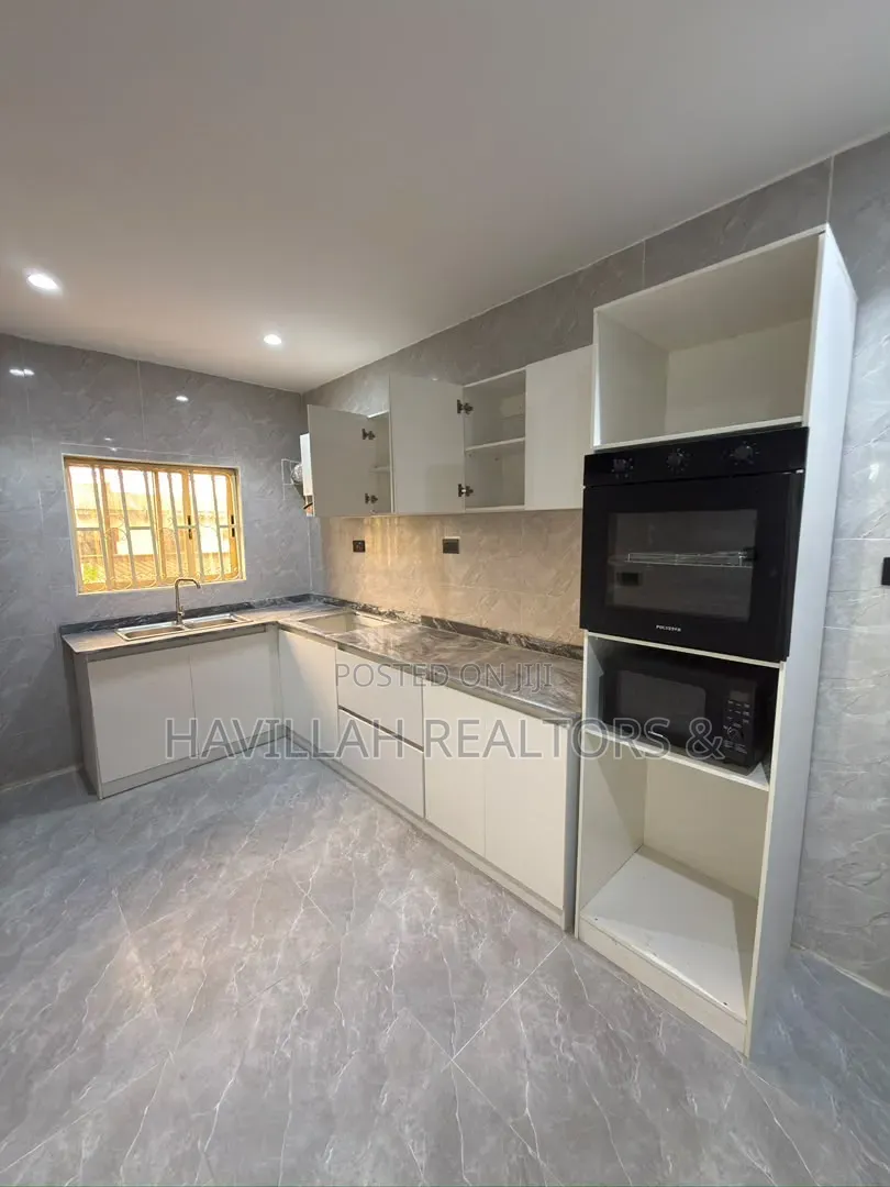 3bdrm Apartment in Ogba GRA for sale in Ogba GRA