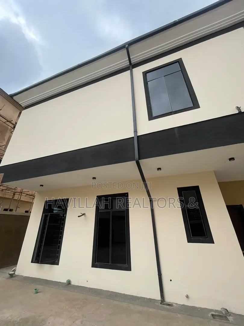 5bdrm Duplex in Omole Phase 1 for sale in Omole Phase 1