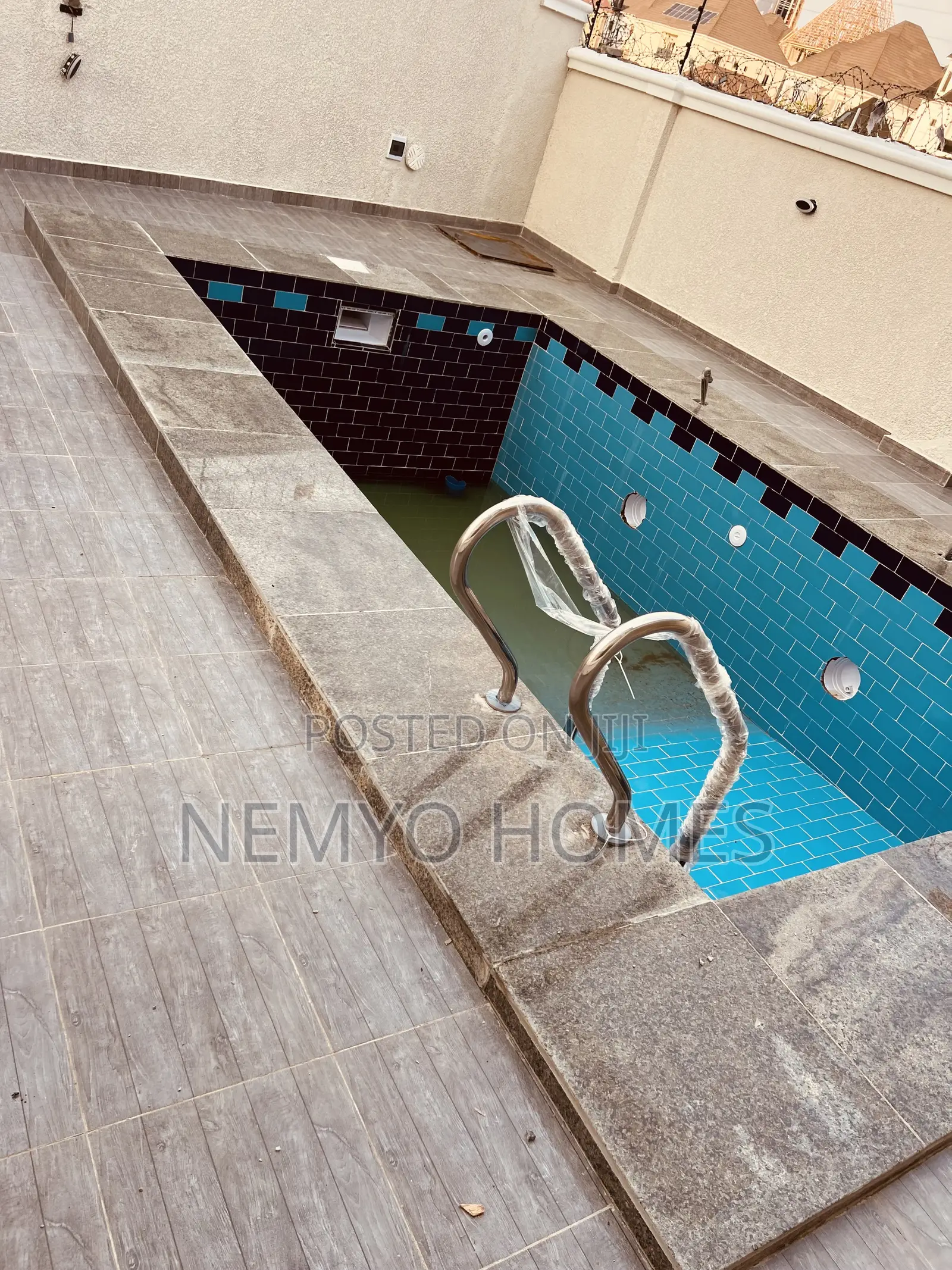 6bdrm Duplex in Karsana for sale in Karsana