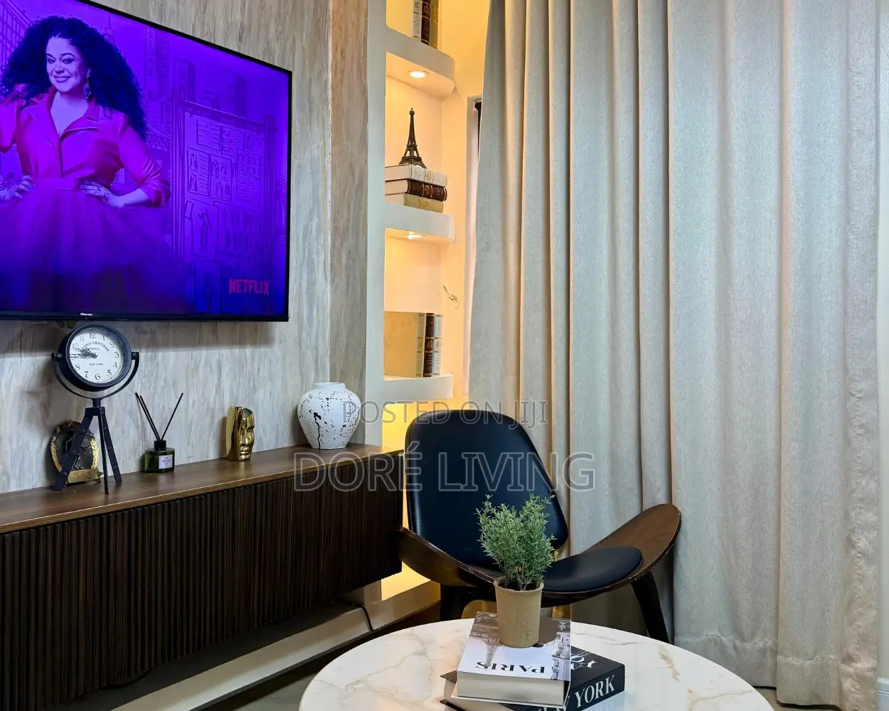 BOOK Modern 1-Bedroom Apartment (1) | Lekki Phase 1| No Caution Fees in Lekki Phase 1