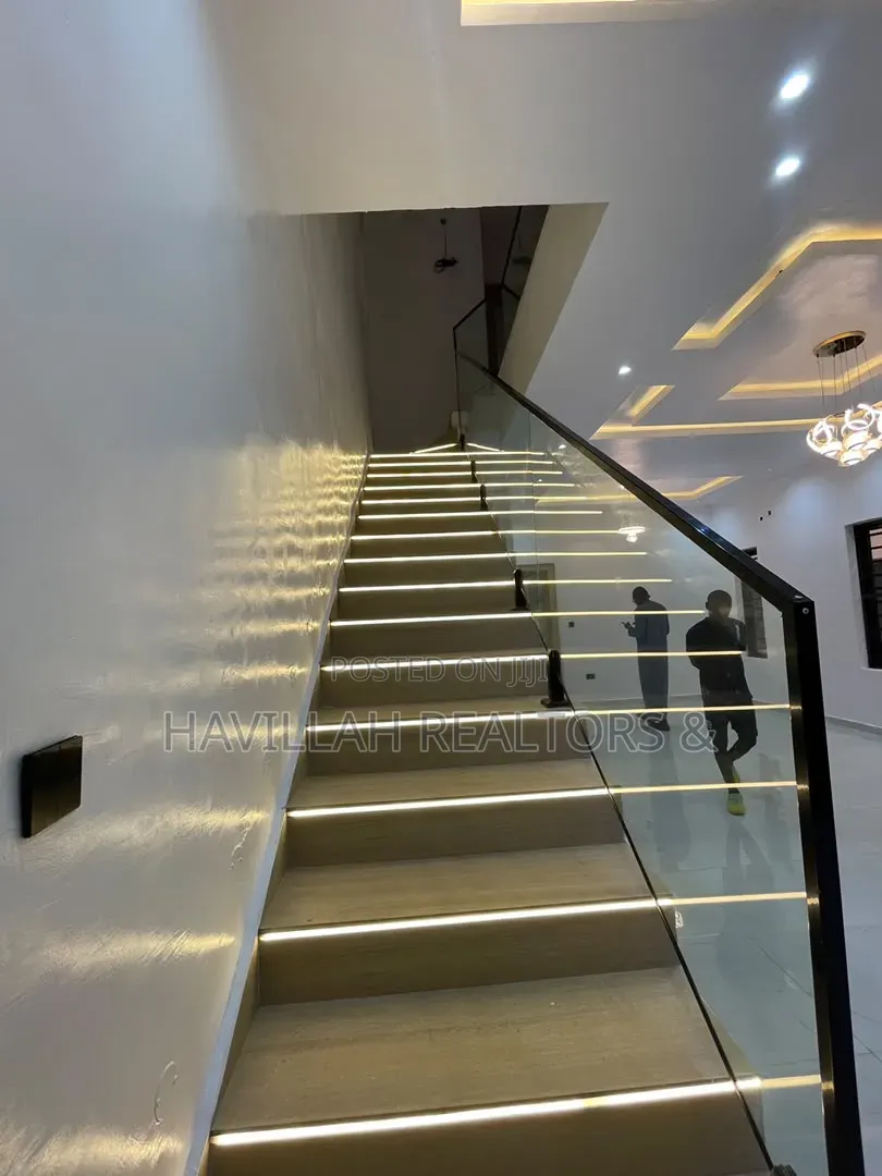 5bdrm Duplex in Opebi for sale in Opebi