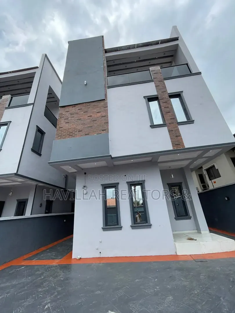 5bdrm Duplex in Opebi for sale in Opebi