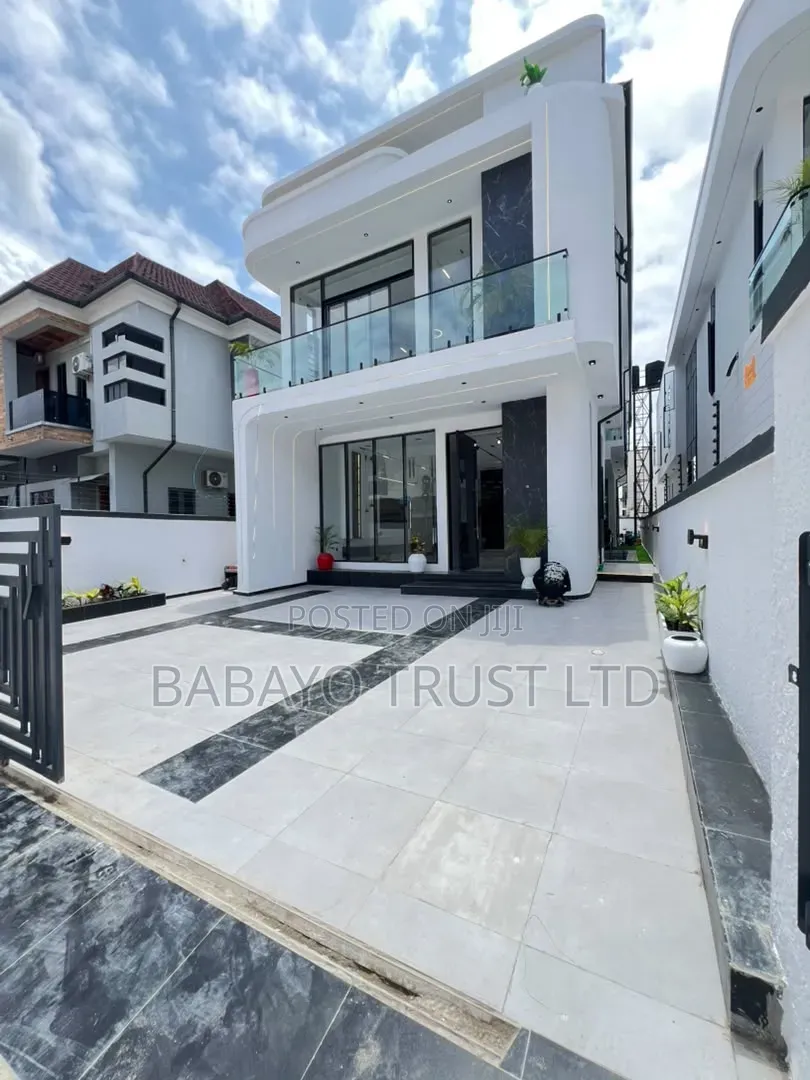 5bdrm Duplex in Lekki Phase 1 for sale in Lekki Phase 1