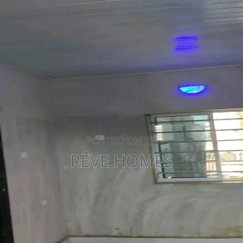 Mini Flat in Adekunle for rent in Adekunle