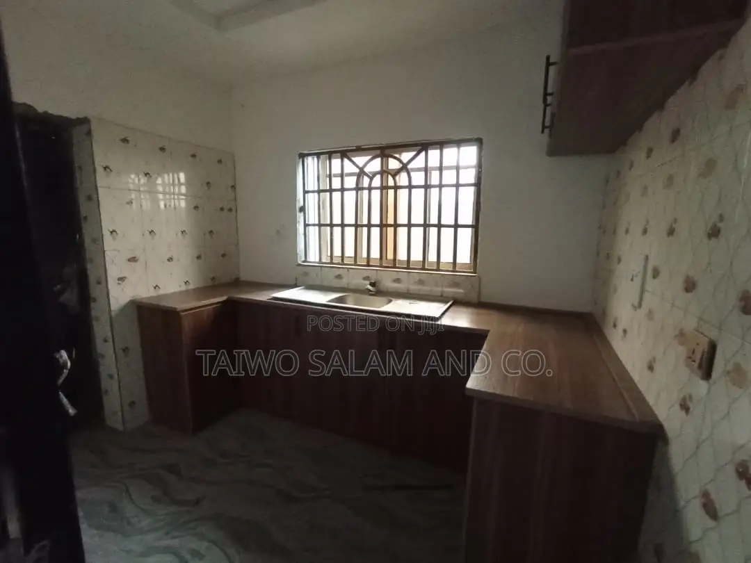 Room and Parlor for Office Use in Agbowo