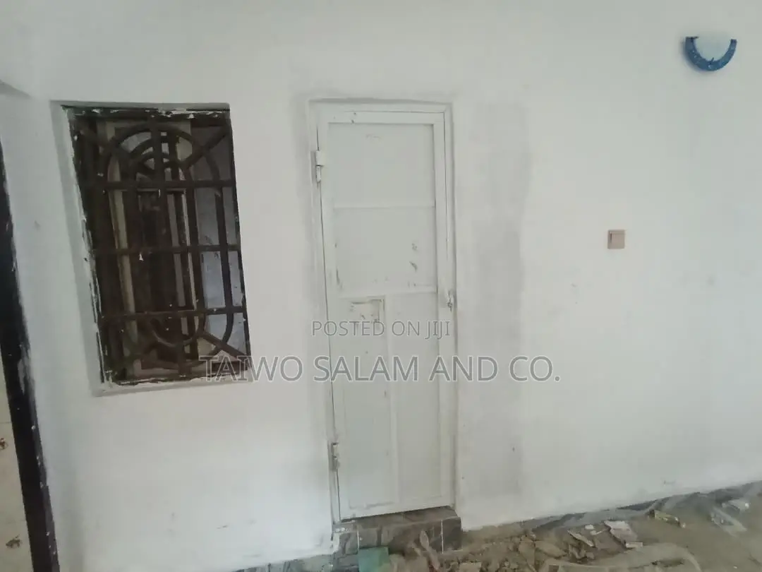 Room and Parlor for Office Use in Agbowo