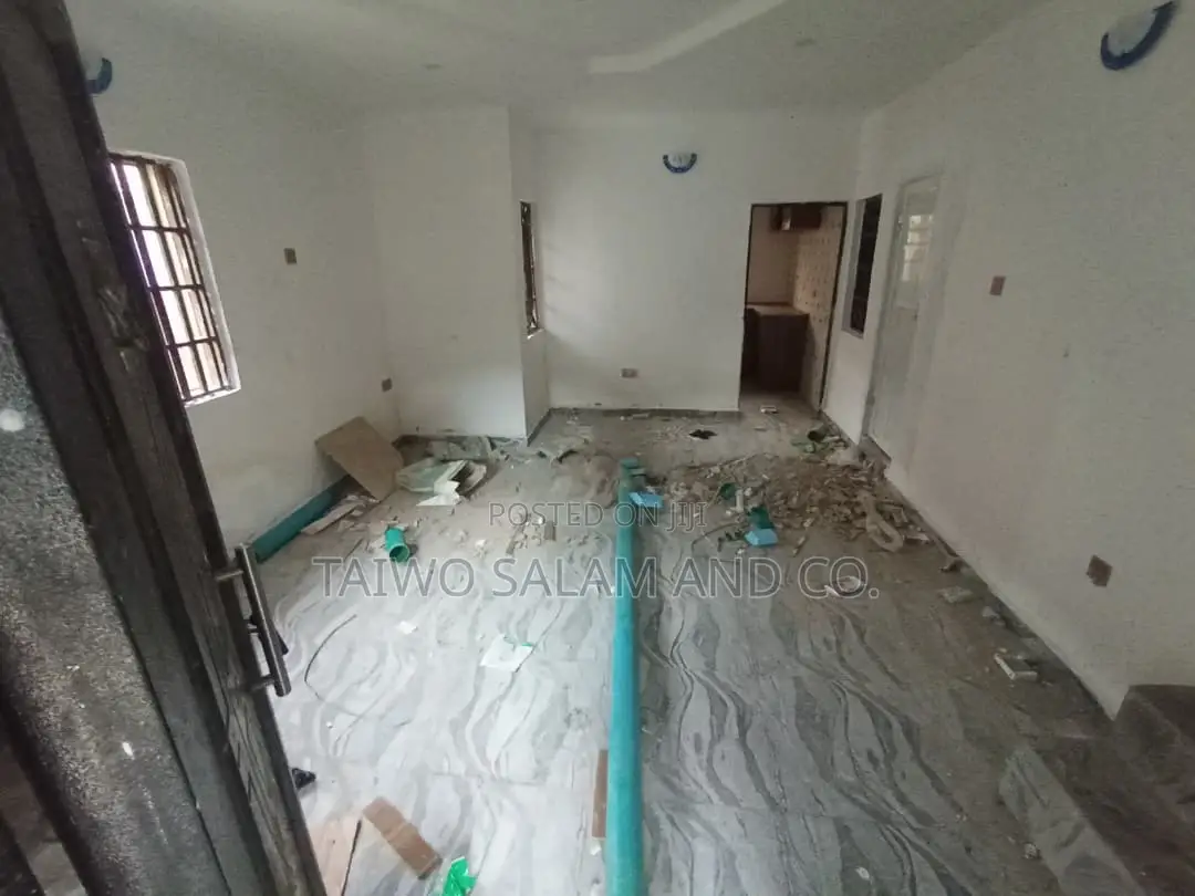 Room and Parlor for Office Use in Agbowo