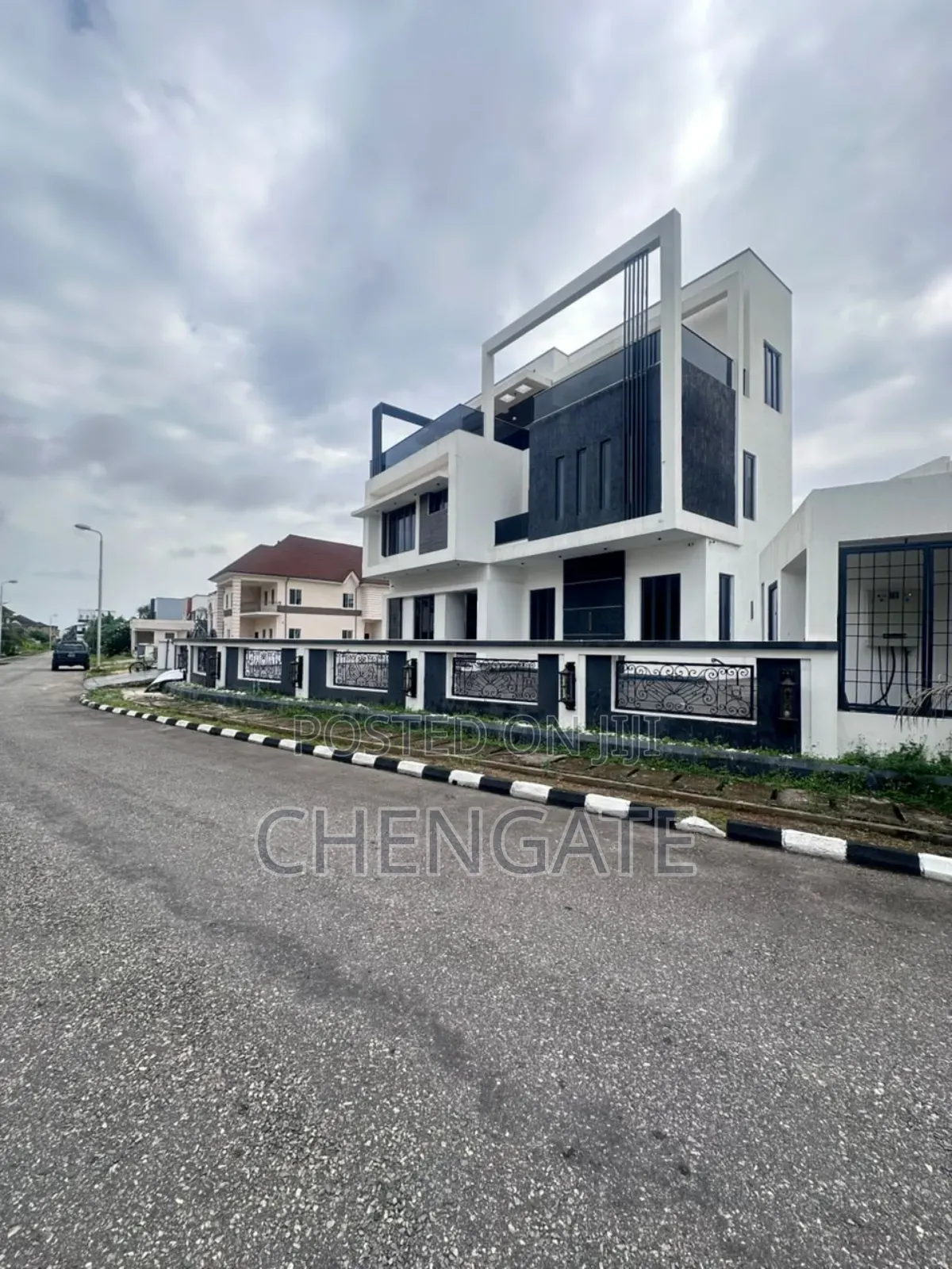 6bdrm Duplex in Pinnock Beach Estate, Osapa london for sale in Osapa london
