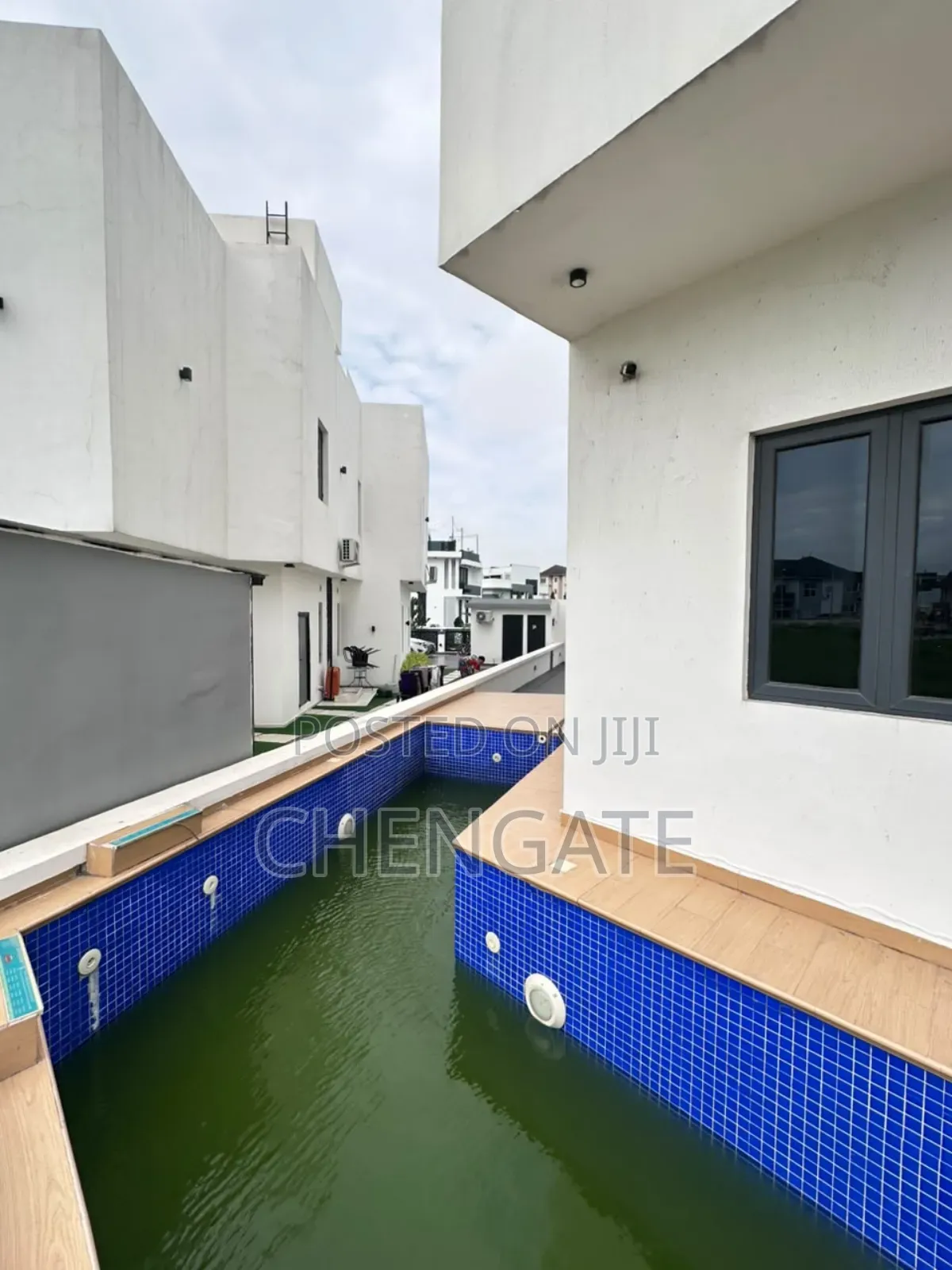 6bdrm Duplex in Pinnock Beach Estate, Osapa london for sale in Osapa london