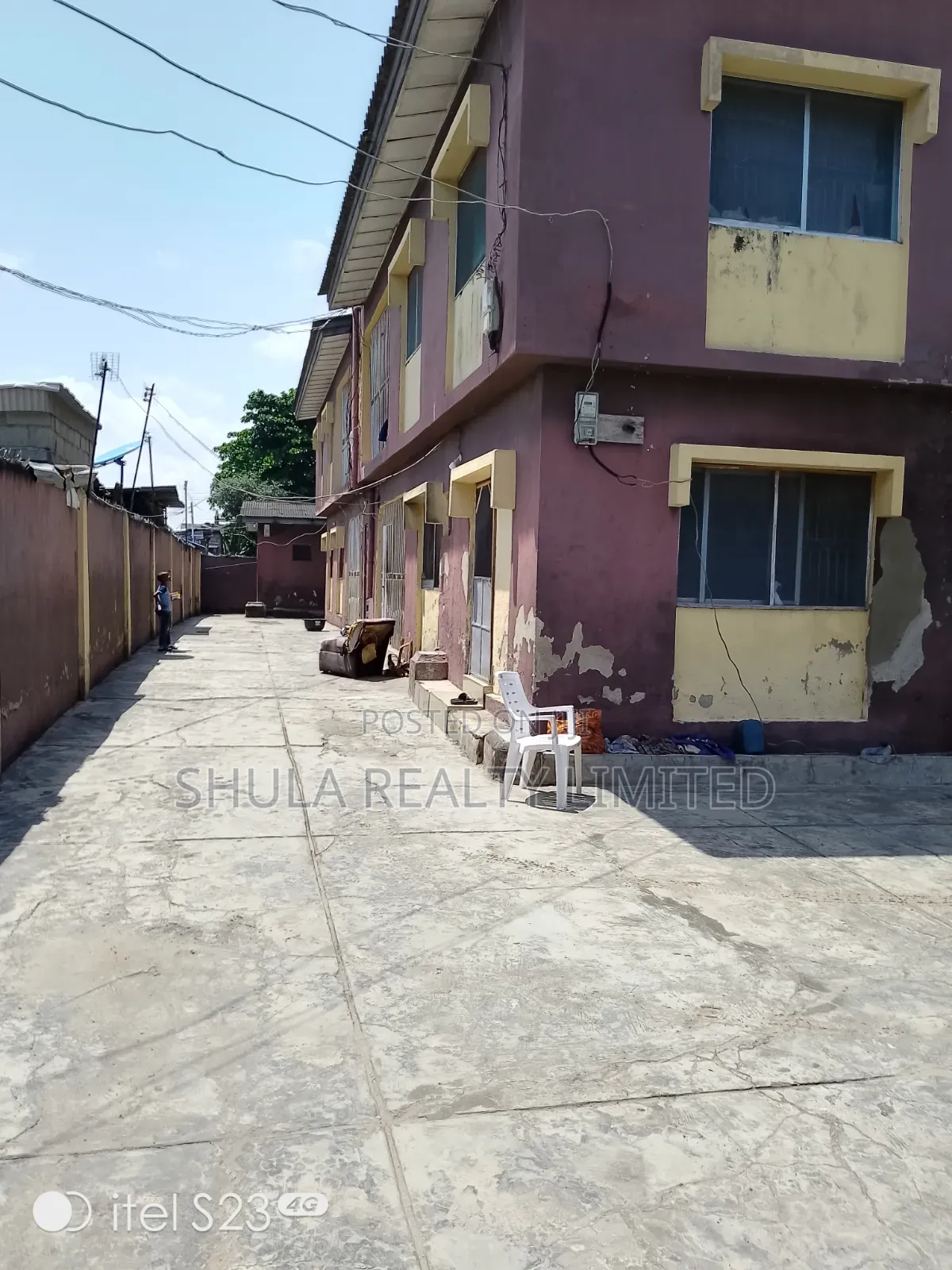 Furnished 15bdrm House in Okokomaiko for sale in Okokomaiko