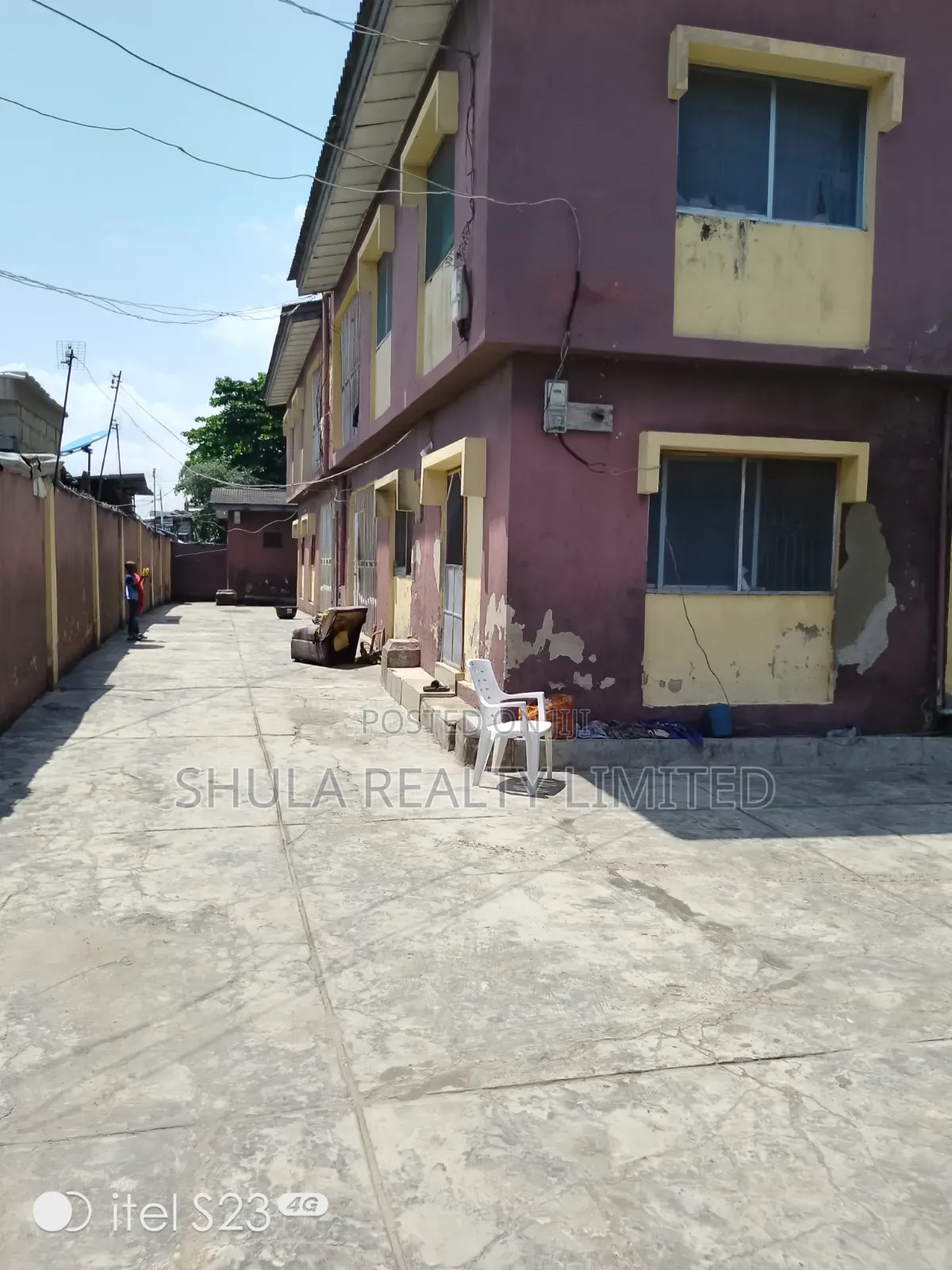 Furnished 15bdrm House in Okokomaiko for sale in Okokomaiko