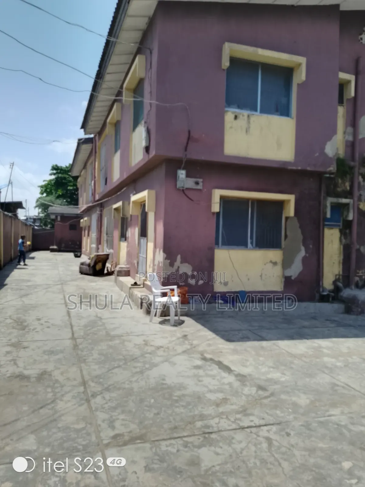Furnished 15bdrm House in Okokomaiko for sale in Okokomaiko