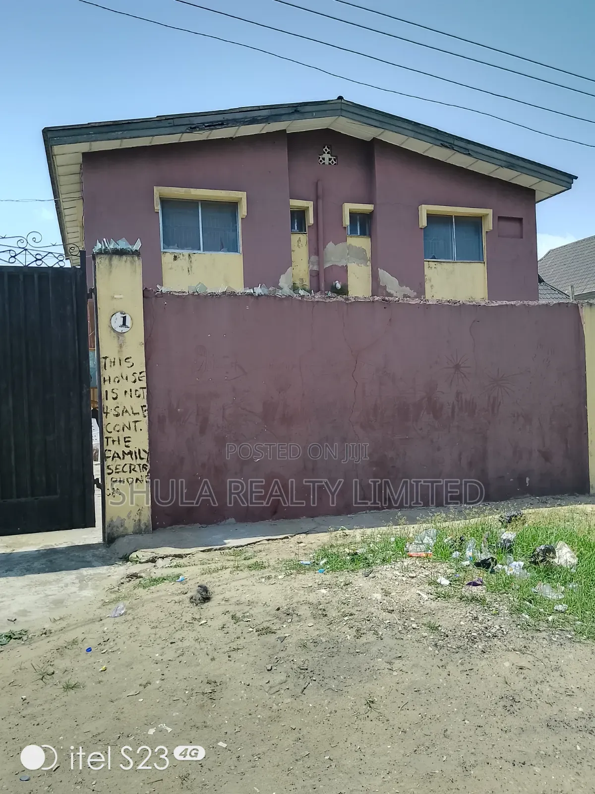 Furnished 15bdrm House in Okokomaiko for sale in Okokomaiko