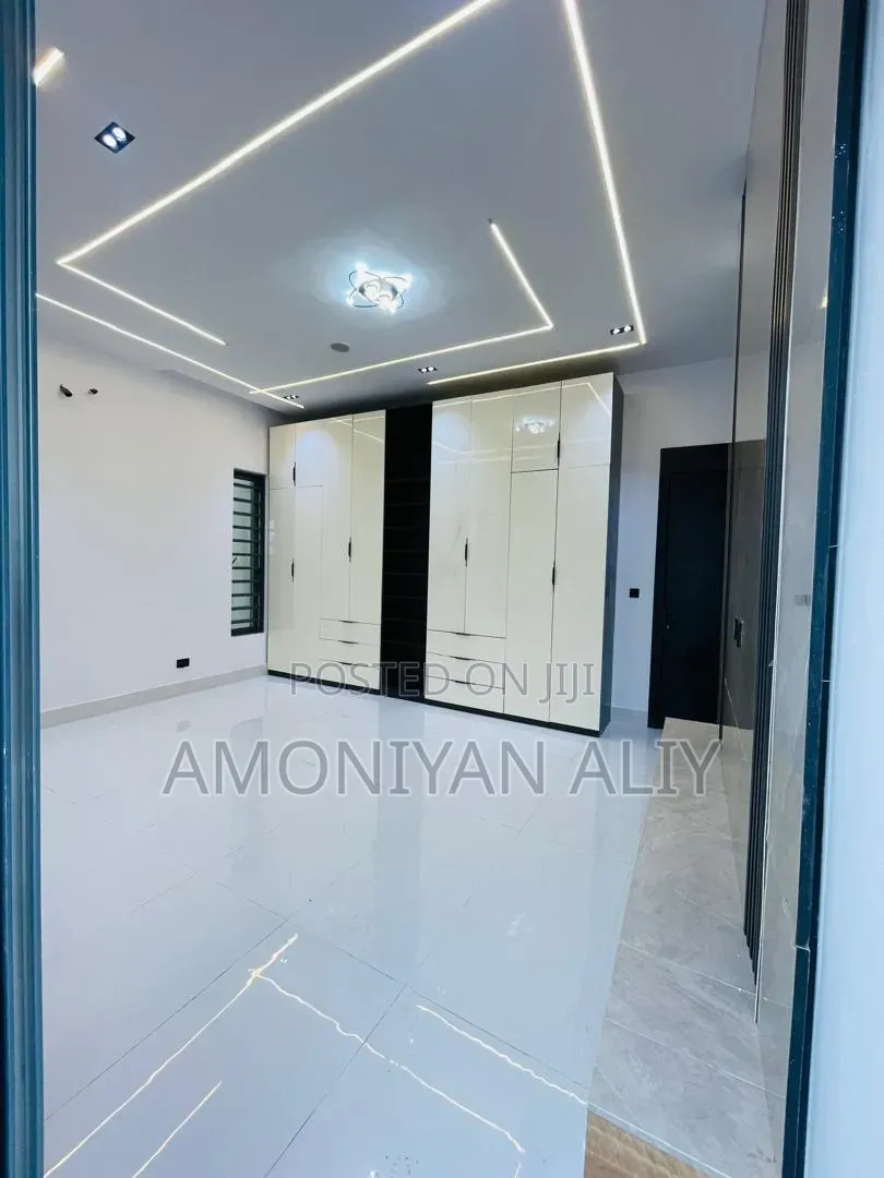4bdrm Duplex in Lekki Palm City for sale in Off Lekki-Epe Expressway
