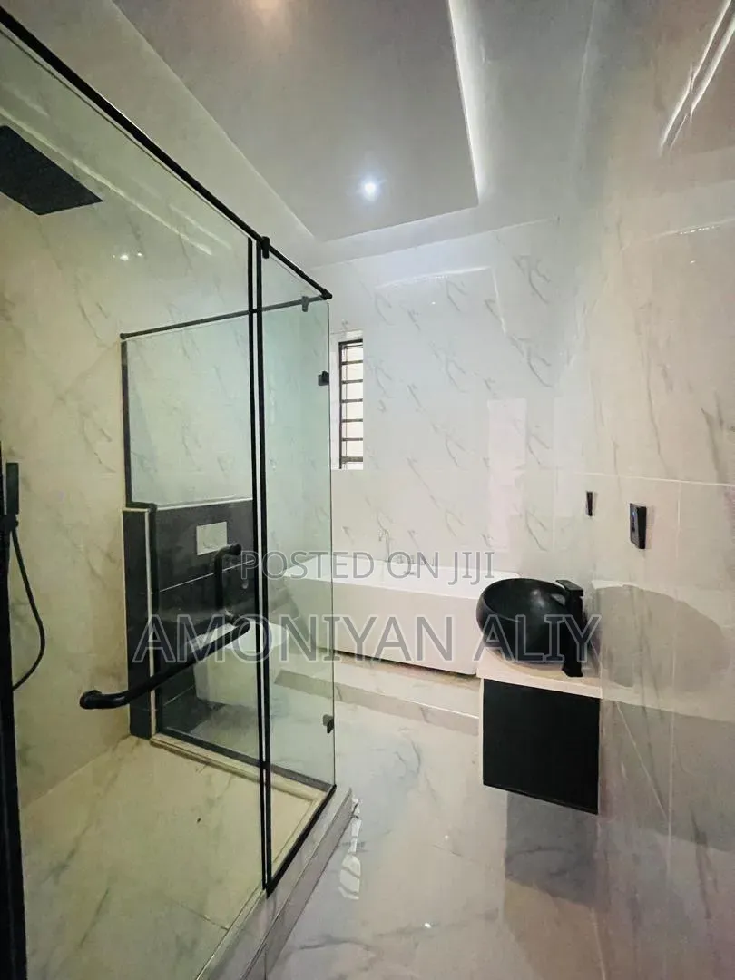 4bdrm Duplex in Lekki Palm City for sale in Off Lekki-Epe Expressway