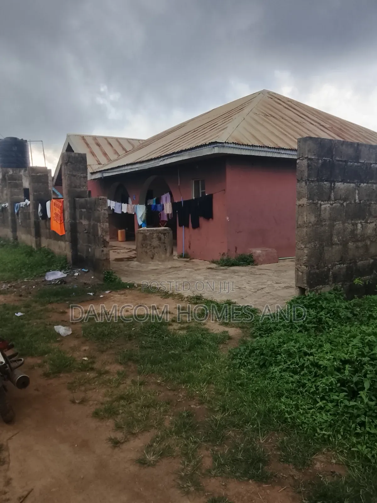 7bdrm Bungalow in Opopin, Apata for sale in Apata