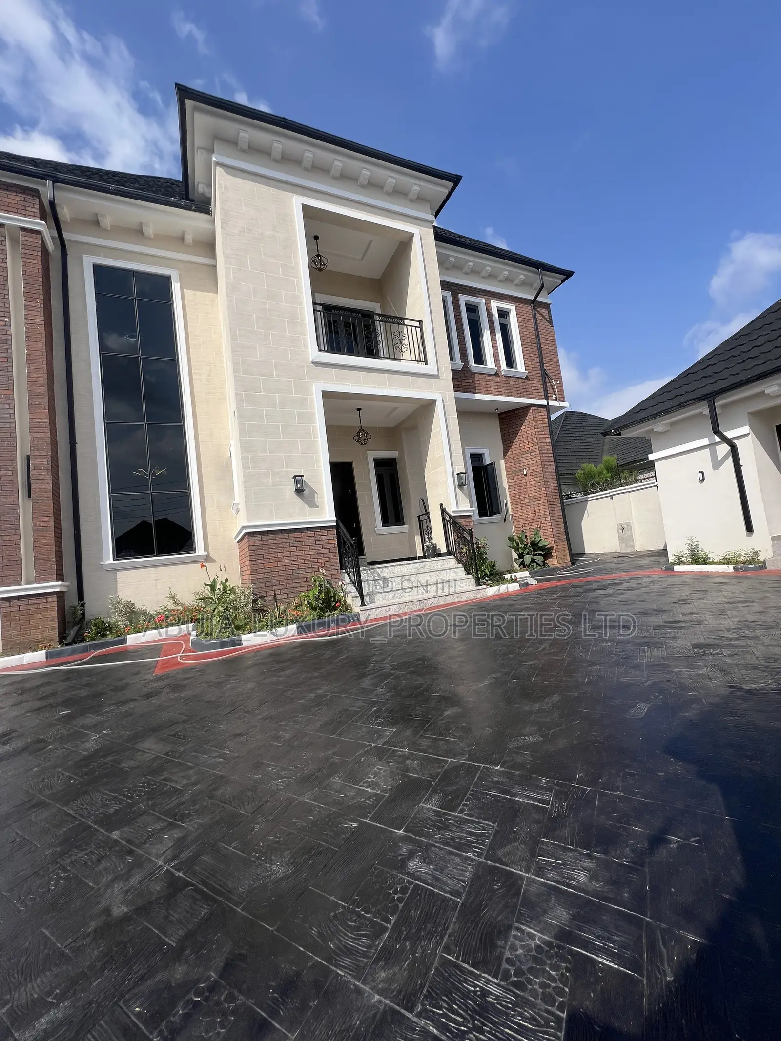 5bdrm Mansion in Green City Residents, Gwarinpa for sale in Gwarinpa