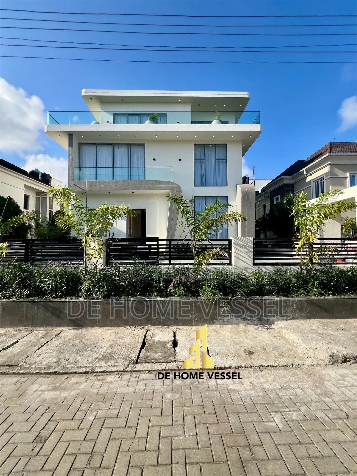 5bdrm Duplex in Osapa london for sale in Osapa london