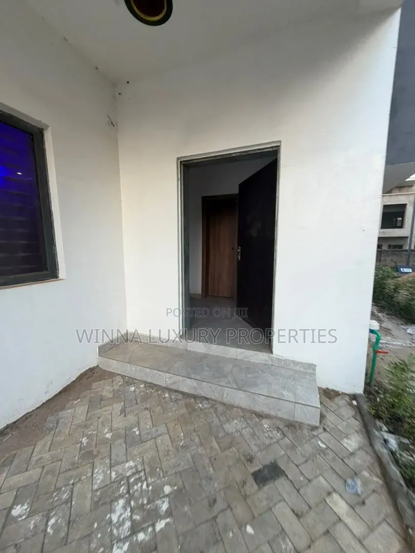 3bdrm Duplex in Fha Express By Car, Lugbe District for sale in Lugbe District