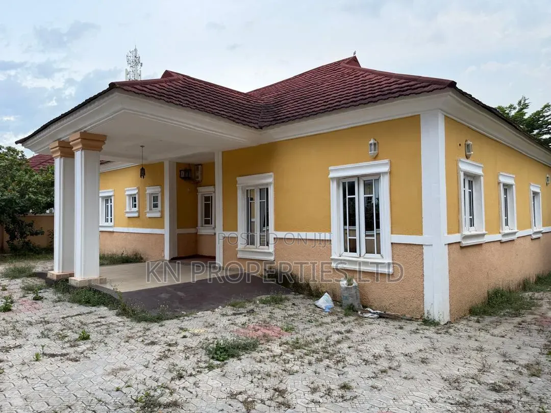 3bdrm Bungalow in Airport Road, Pyakasa for sale in Pyakasa