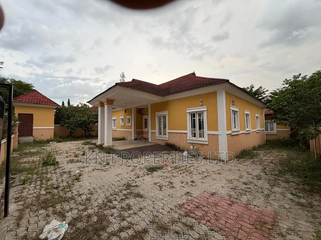 3bdrm Bungalow in Airport Road, Pyakasa for sale in Pyakasa