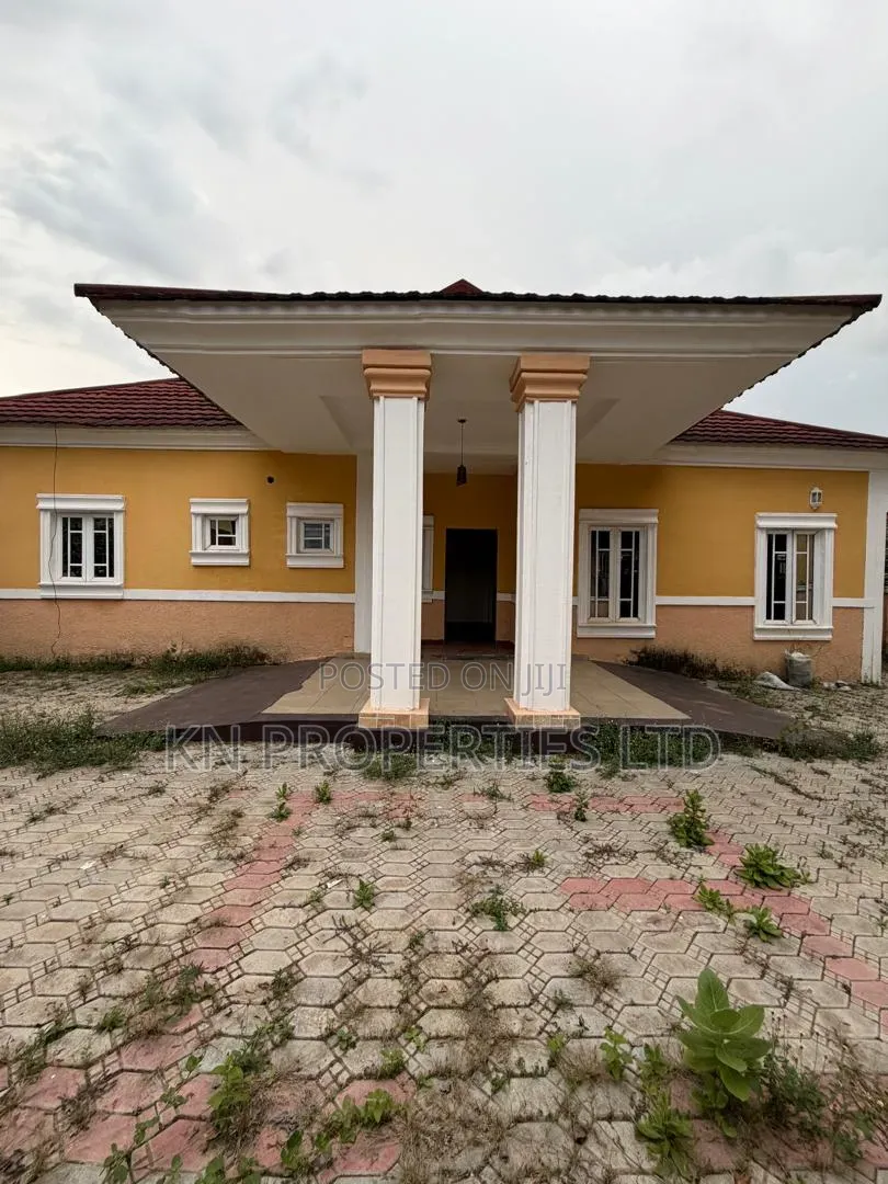 3bdrm Bungalow in Airport Road, Pyakasa for sale in Pyakasa