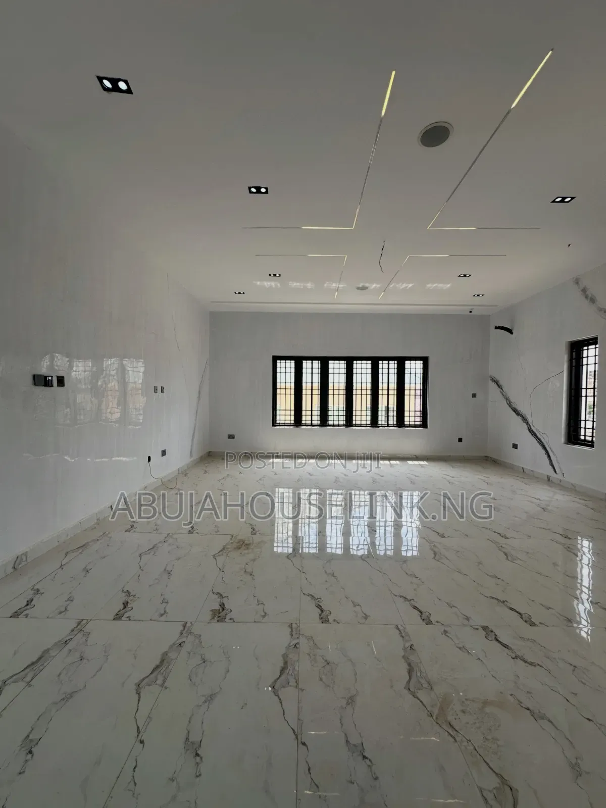 4bdrm Duplex in Apo Resettlement for sale in Apo Resettlement